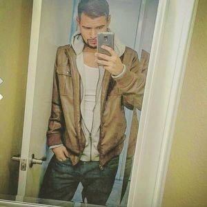 Meet your Posher, Raynier